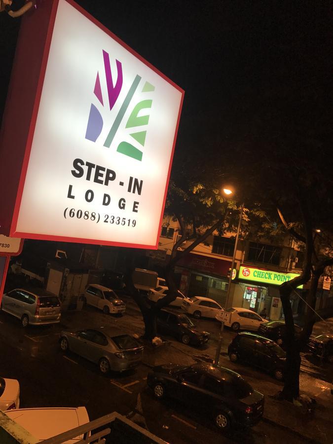 Step-In Lodge Kota Kinabalu Exteriör bild
